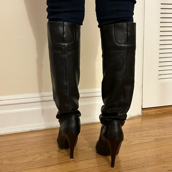 Chanel black leather slouch boots with Cc logo, Pull on with elastic sz 39 - Picture 3 of 10